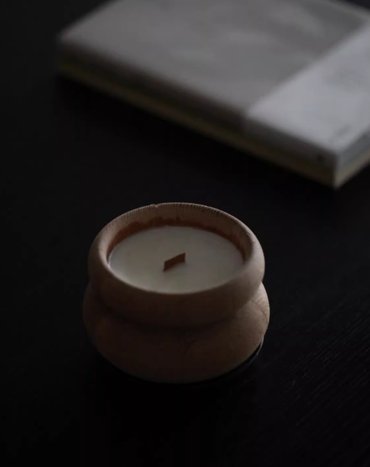 Oakwood Essence Candle